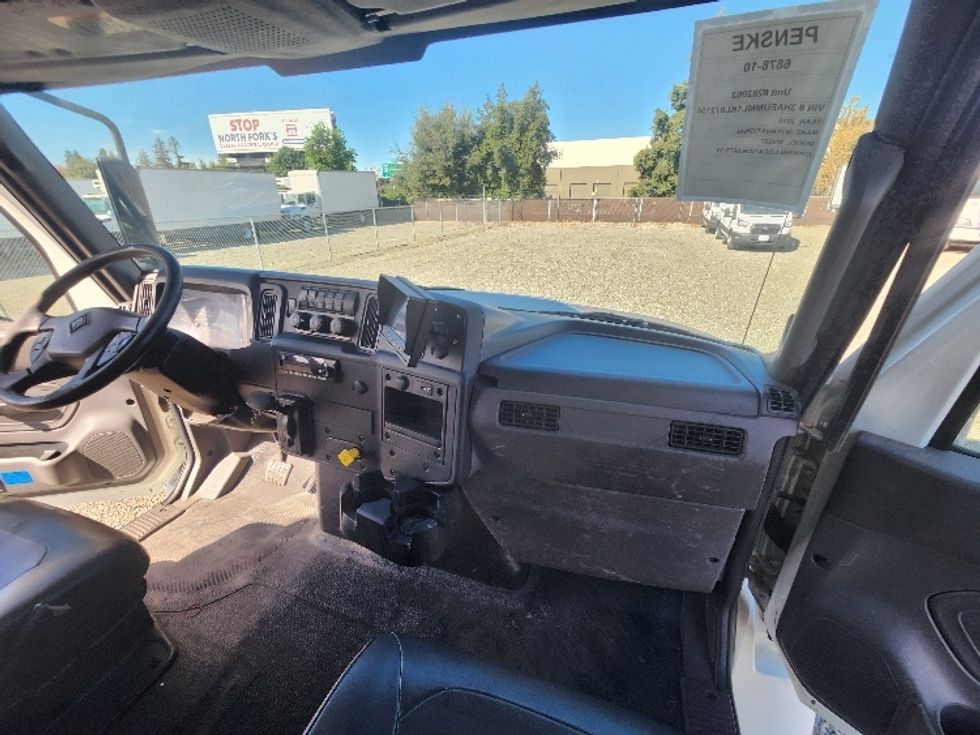 Medium Duty Box Truck-Light and Medium Duty Trucks-International-2019-MV607-West Sacramento-CA-194,136\n\t\tmiles-$ 53,000 - Image 21