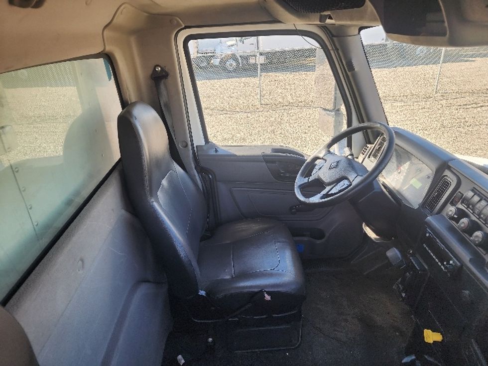 Medium Duty Box Truck-Light and Medium Duty Trucks-International-2019-MV607-West Sacramento-CA-194,136\n\t\tmiles-$ 53,000 - Image 22