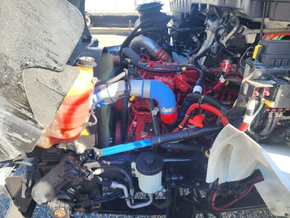 Medium Duty Box Truck-Light and Medium Duty Trucks-International-2019-MV607-West Sacramento-CA-194,136\n\t\tmiles-$ 53,000 - Image 24