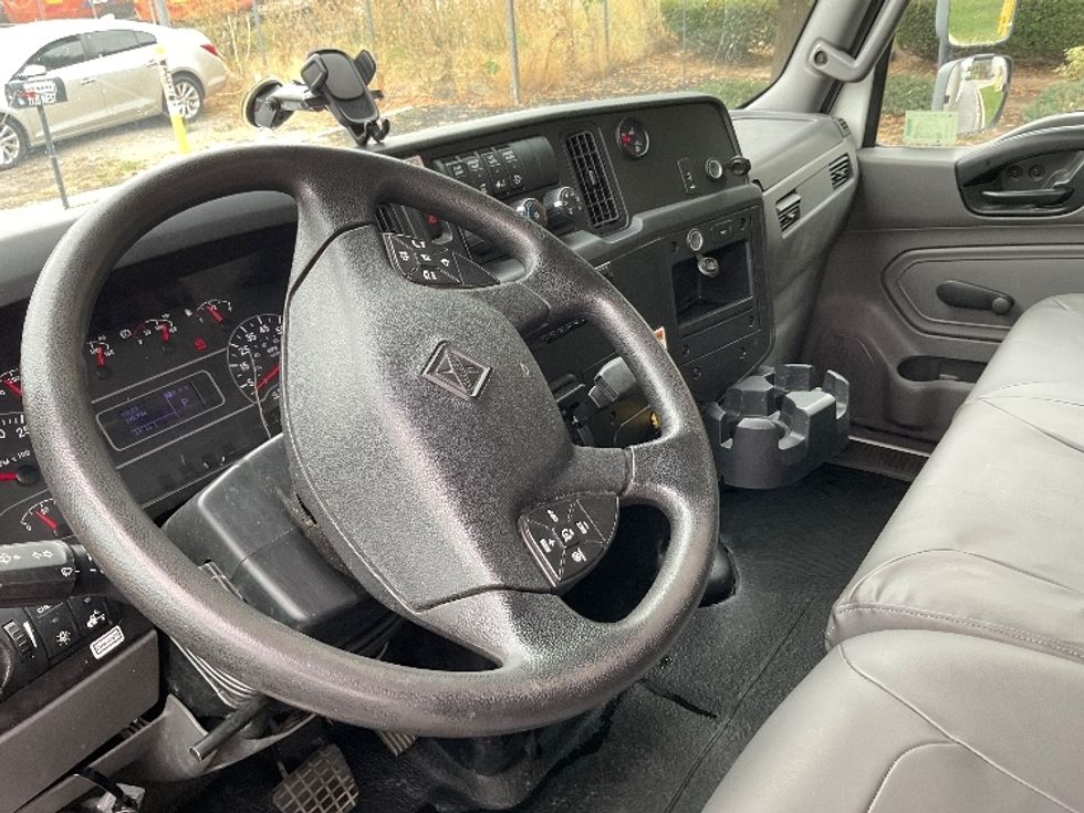 Medium Duty Box Truck-Light and Medium Duty Trucks-International-2019-MV607-West Valley City-UT-198,971\n\t\tmiles-$ 39,500 - Image 17