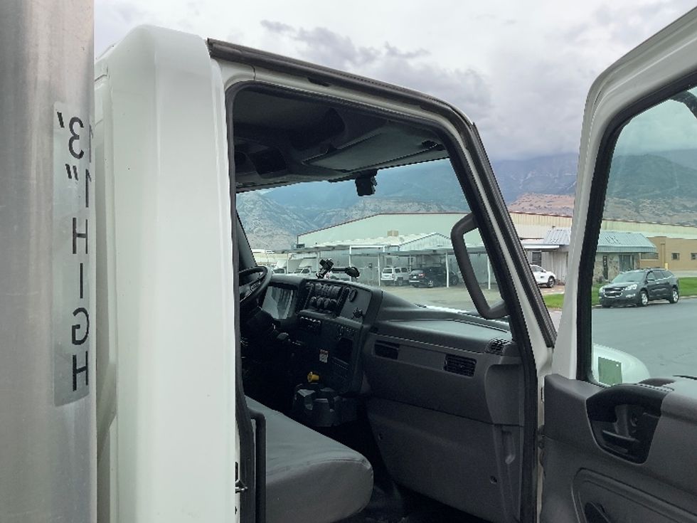Medium Duty Box Truck-Light and Medium Duty Trucks-International-2019-MV607-West Valley City-UT-198,971\n\t\tmiles-$ 39,500 - Image 20
