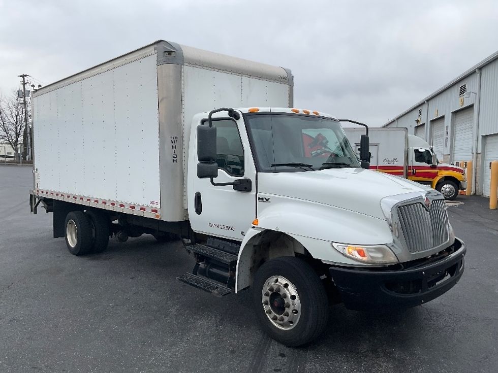 Medium Duty Box Truck-Light and Medium Duty Trucks-International-2019-MV607LP-Harrisburg-PA-165,816\n\t\tmiles-$ 35,000 - Image 3