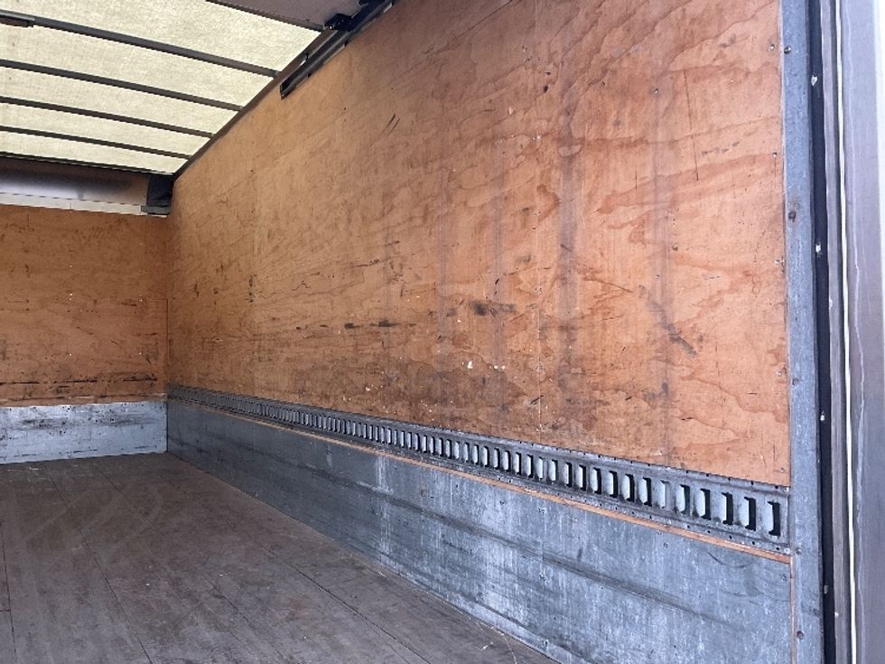 Medium Duty Box Truck-Light and Medium Duty Trucks-International-2019-MV607LP-Harrisburg-PA-165,816\n\t\tmiles-$ 35,000 - Image 12