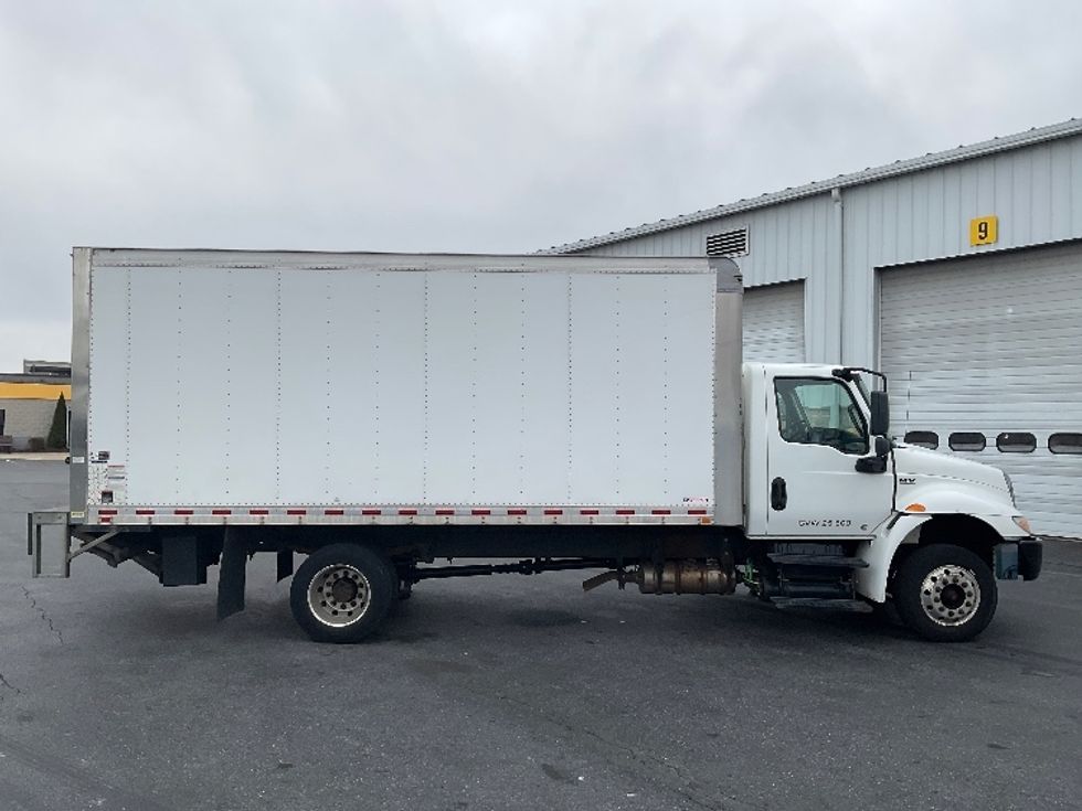 Medium Duty Box Truck-Light and Medium Duty Trucks-International-2019-MV607LP-Harrisburg-PA-165,816\n\t\tmiles-$ 35,000 - Image 15