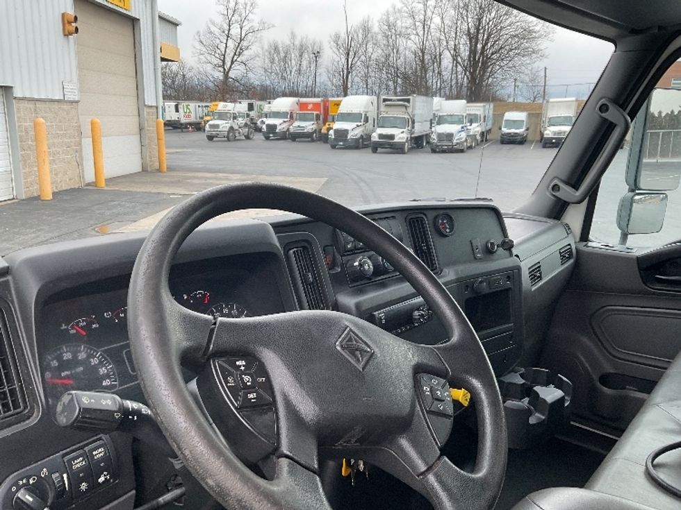 Medium Duty Box Truck-Light and Medium Duty Trucks-International-2019-MV607LP-Harrisburg-PA-165,816\n\t\tmiles-$ 35,000 - Image 17