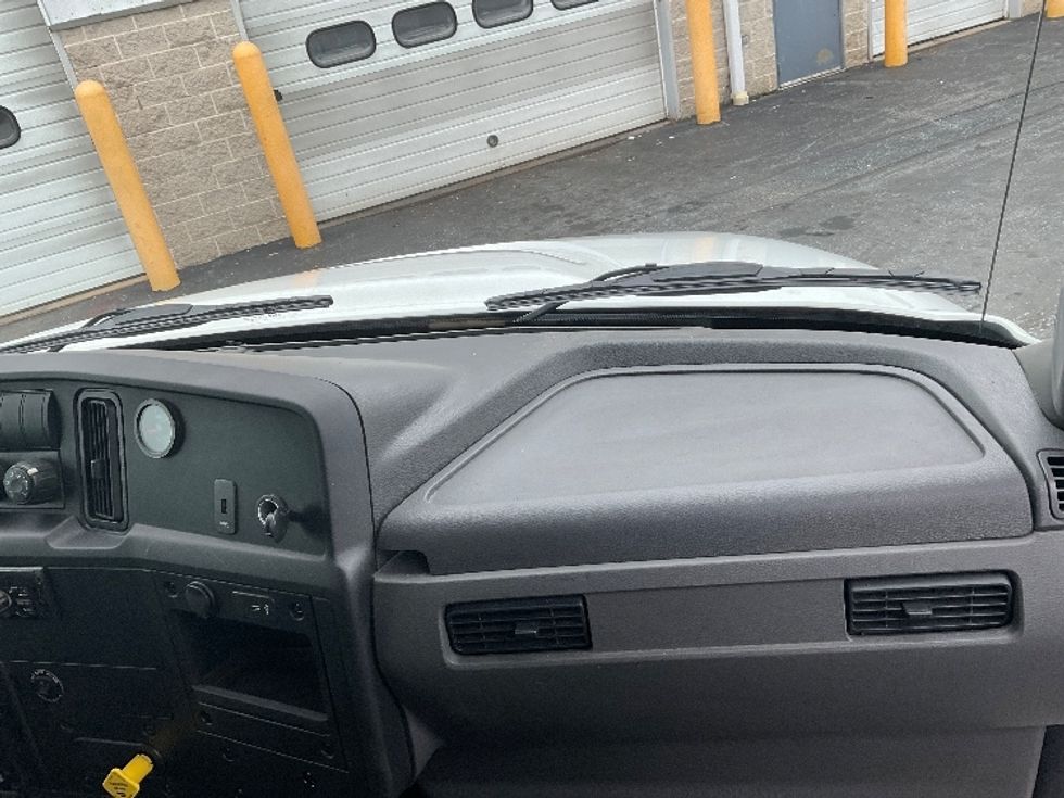 Medium Duty Box Truck-Light and Medium Duty Trucks-International-2019-MV607LP-Harrisburg-PA-165,816\n\t\tmiles-$ 35,000 - Image 21