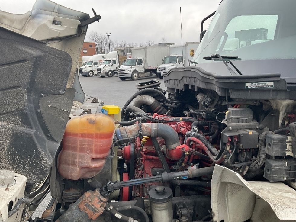 Medium Duty Box Truck-Light and Medium Duty Trucks-International-2019-MV607LP-Harrisburg-PA-165,816\n\t\tmiles-$ 35,000 - Image 24