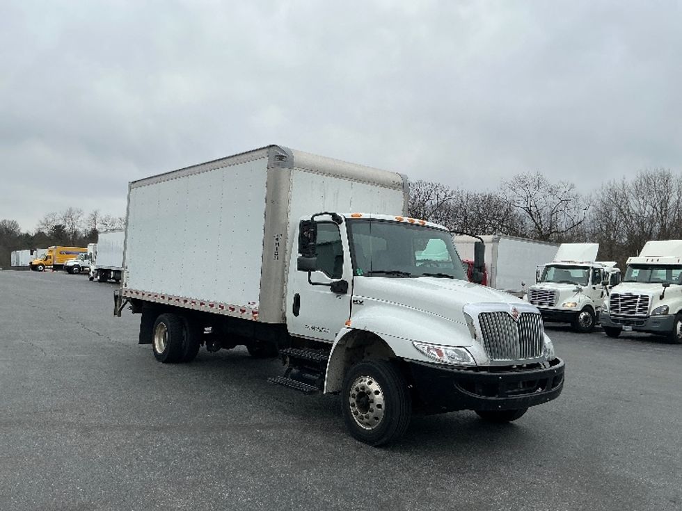 Medium Duty Box Truck-Light and Medium Duty Trucks-International-2019-MV607LP-Harrisburg-PA-178,707\n\t\tmiles-$ 33,250 - Image 1