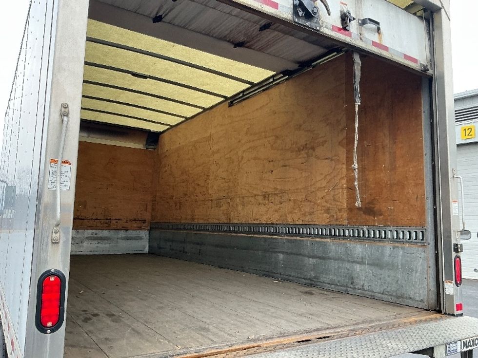 Medium Duty Box Truck-Light and Medium Duty Trucks-International-2019-MV607LP-Harrisburg-PA-178,707\n\t\tmiles-$ 33,250 - Image 12
