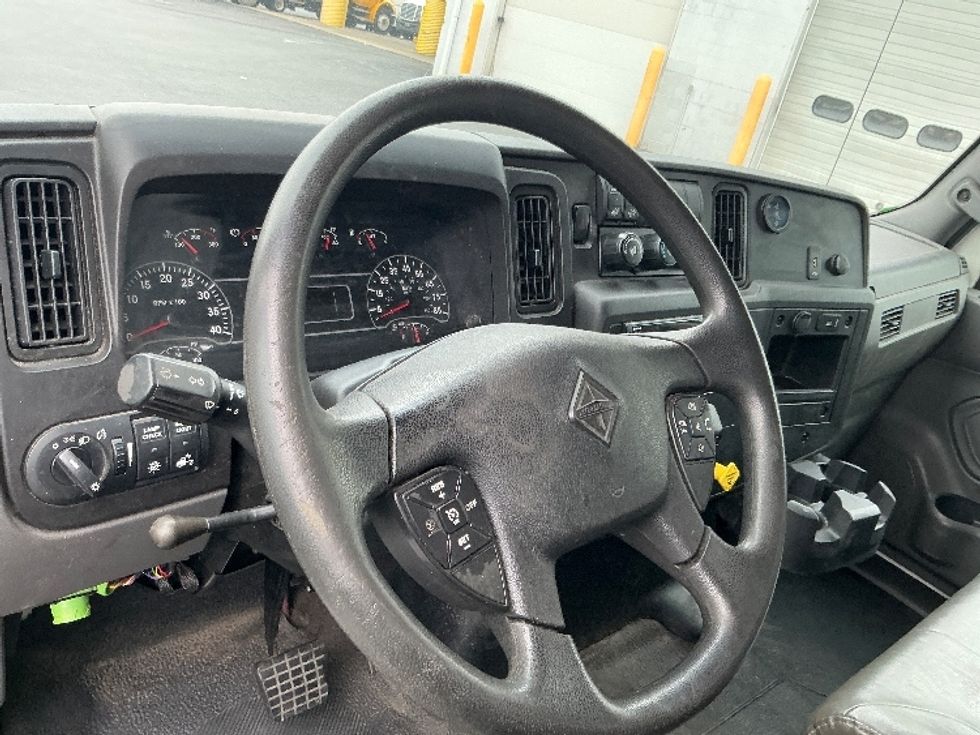 Medium Duty Box Truck-Light and Medium Duty Trucks-International-2019-MV607LP-Harrisburg-PA-178,707\n\t\tmiles-$ 33,250 - Image 17