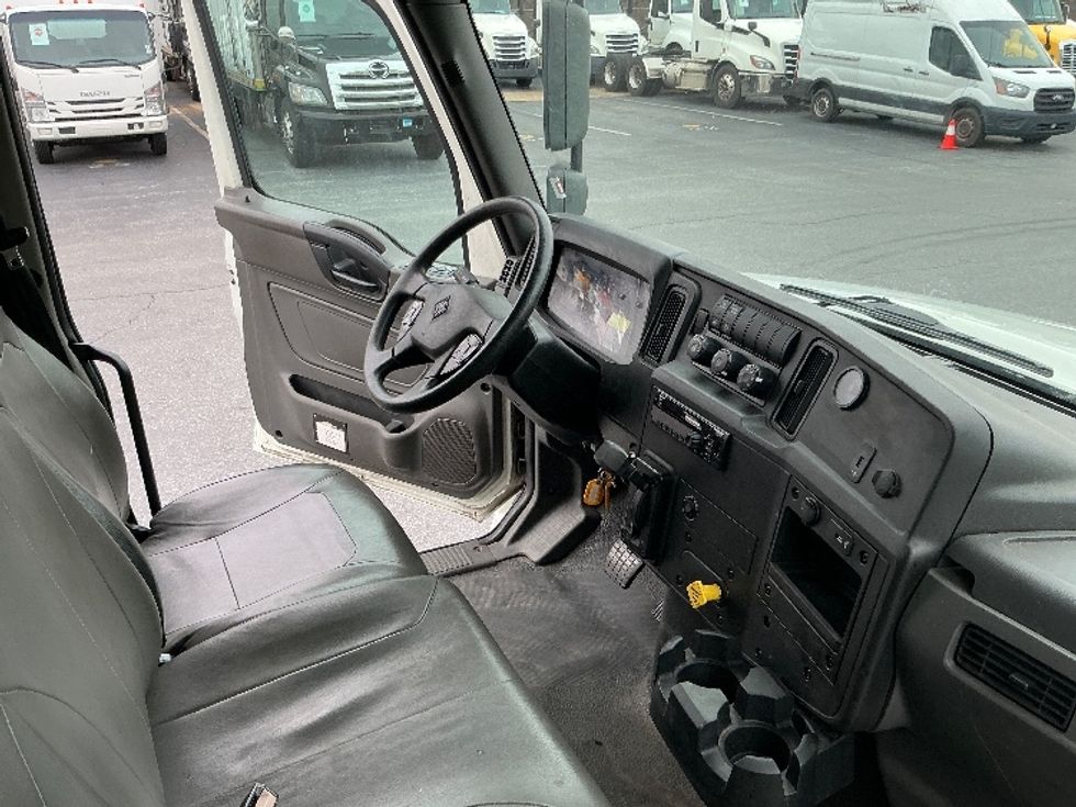 Medium Duty Box Truck-Light and Medium Duty Trucks-International-2019-MV607LP-Harrisburg-PA-178,707\n\t\tmiles-$ 33,250 - Image 22