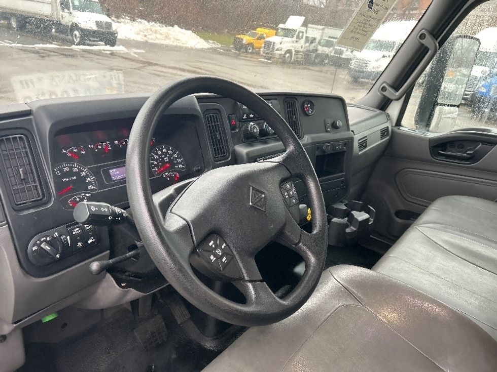 Medium Duty Box Truck-Light and Medium Duty Trucks-International-2020-MV607-Akron-OH-111,547\n\t\tmiles-$ 51,000 - Image 17