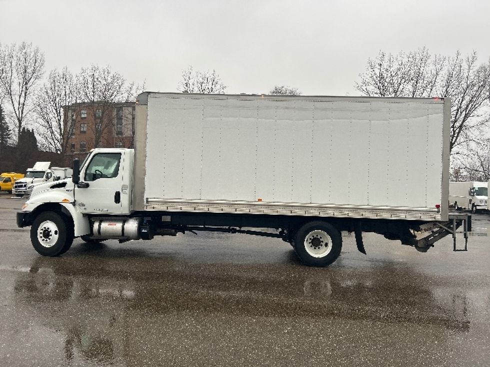 Medium Duty Box Truck-Light and Medium Duty Trucks-International-2020-MV607-Akron-OH-111,547\n\t\tmiles-$ 51,000 - Image 4