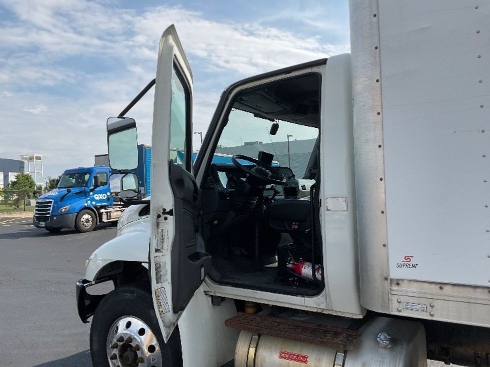 Medium Duty Box Truck-Light and Medium Duty Trucks-International-2020-MV607-Akron-OH-122,611\n\t\tmiles-$ 63,750 - Image 16
