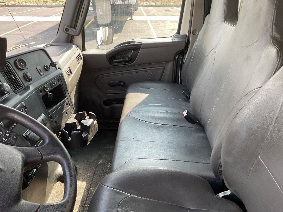 Medium Duty Box Truck-Light and Medium Duty Trucks-International-2020-MV607-Akron-OH-122,611\n\t\tmiles-$ 63,750 - Image 19