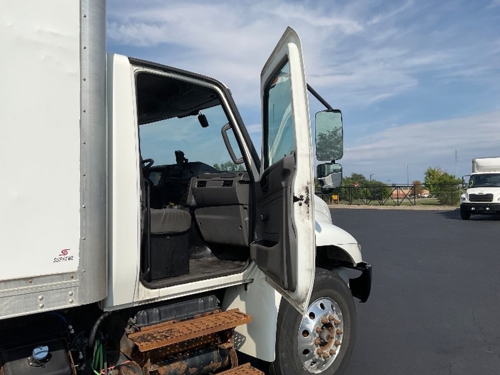 Medium Duty Box Truck-Light and Medium Duty Trucks-International-2020-MV607-Akron-OH-122,611\n\t\tmiles-$ 63,750 - Image 20