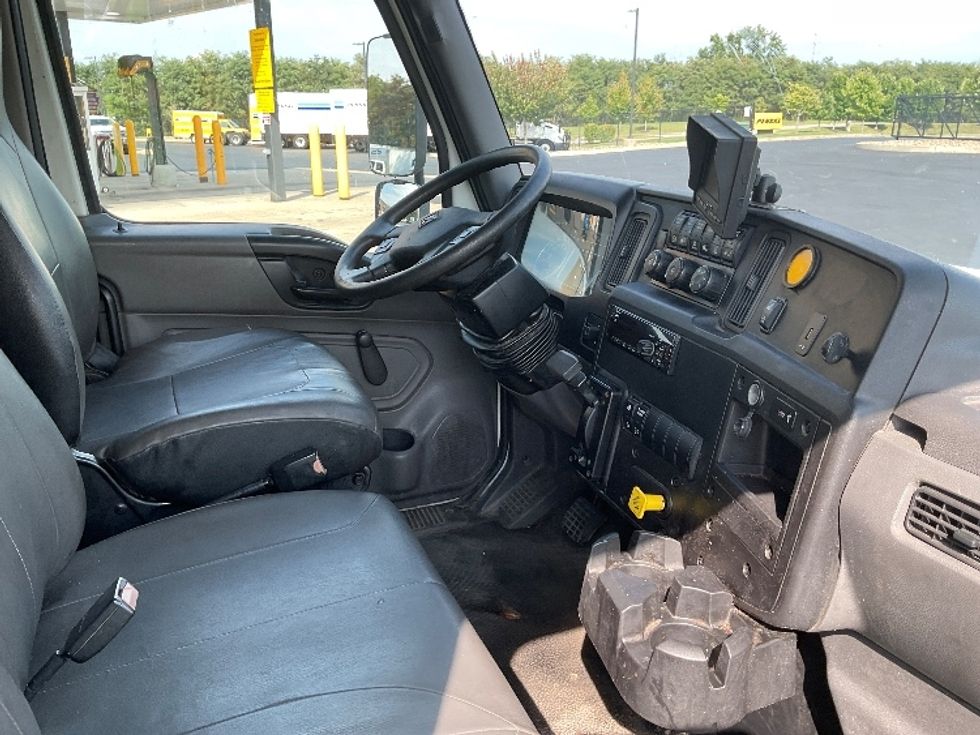 Medium Duty Box Truck-Light and Medium Duty Trucks-International-2020-MV607-Akron-OH-122,611\n\t\tmiles-$ 63,750 - Image 22