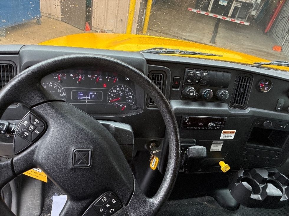 Medium Duty Box Truck-Light and Medium Duty Trucks-International-2020-MV607-Akron-OH-173,806\n\t\tmiles-$ 32,750 - Image 16