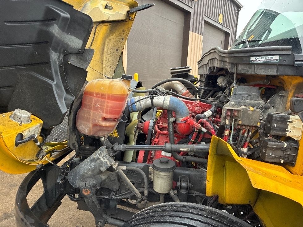 Medium Duty Box Truck-Light and Medium Duty Trucks-International-2020-MV607-Akron-OH-173,806\n\t\tmiles-$ 32,750 - Image 22