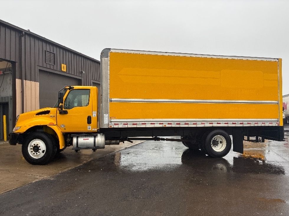 Medium Duty Box Truck-Light and Medium Duty Trucks-International-2020-MV607-Akron-OH-173,806\n\t\tmiles-$ 32,750 - Image 3