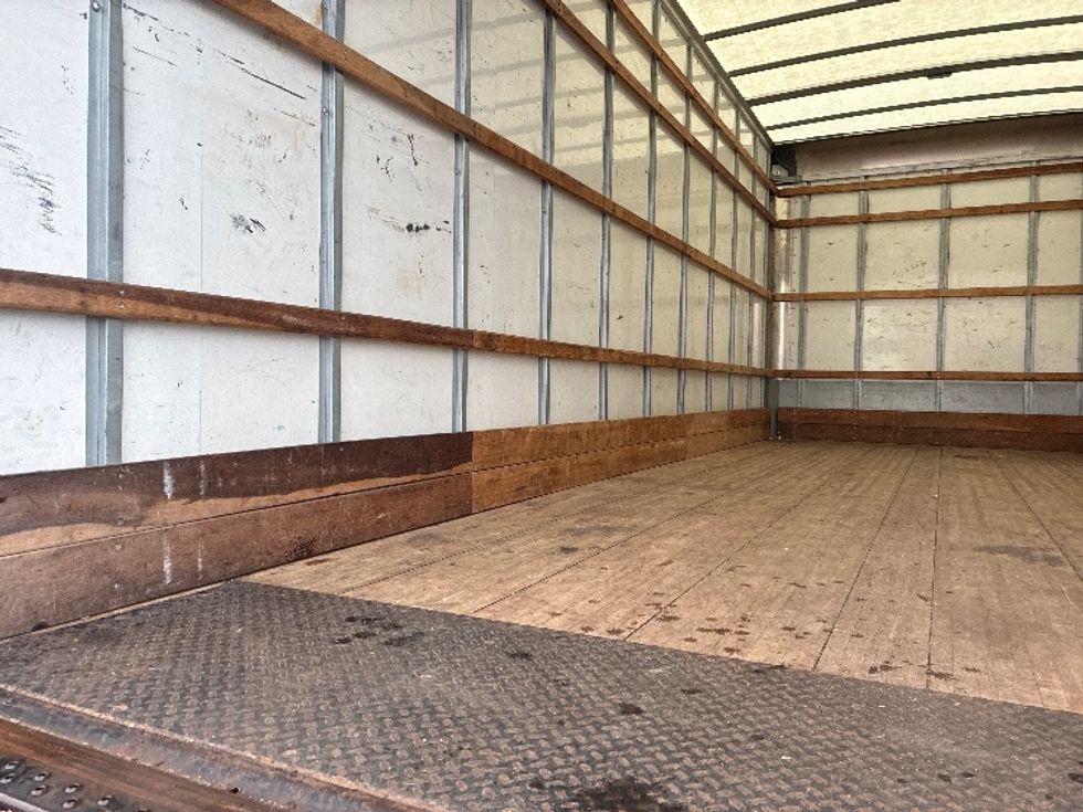 Medium Duty Box Truck-Light and Medium Duty Trucks-International-2020-MV607-Akron-OH-173,806\n\t\tmiles-$ 32,750 - Image 9