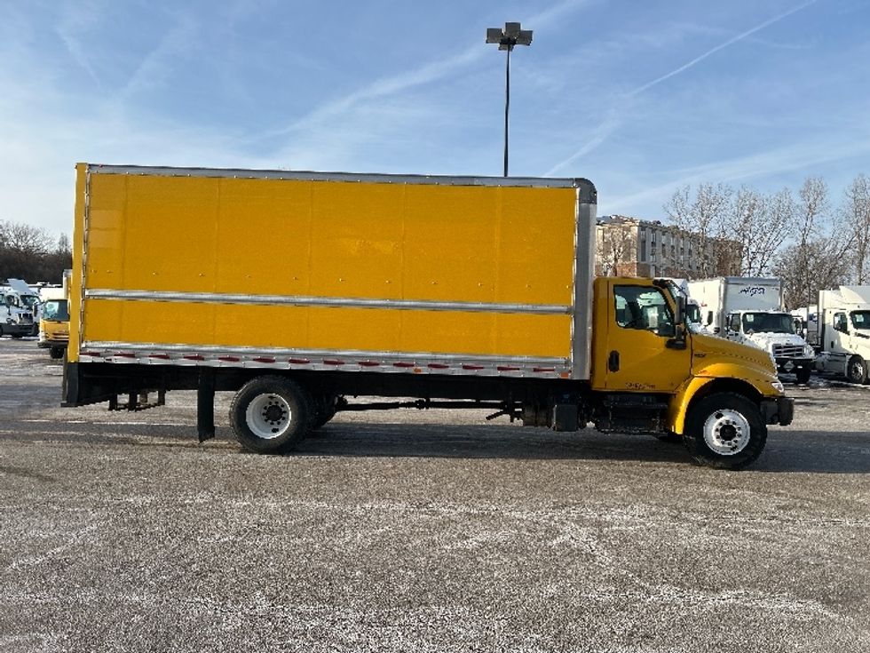 Medium Duty Box Truck-Light and Medium Duty Trucks-International-2020-MV607-Akron-OH-177,977\n\t\tmiles-$ 32,250 - Image 15