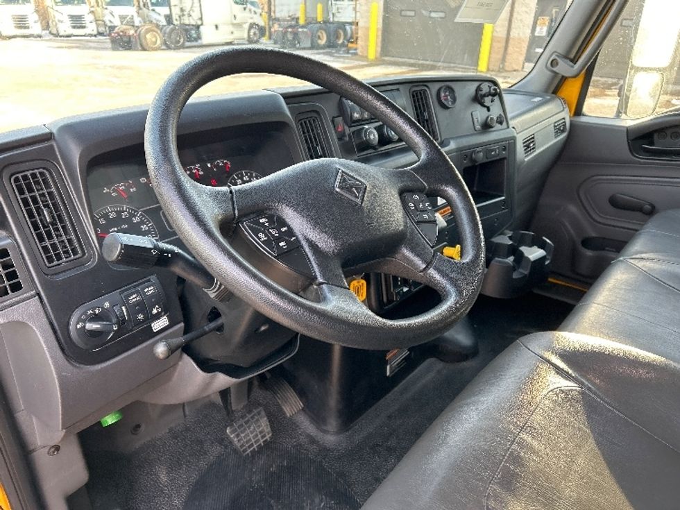 Medium Duty Box Truck-Light and Medium Duty Trucks-International-2020-MV607-Akron-OH-177,977\n\t\tmiles-$ 32,250 - Image 17