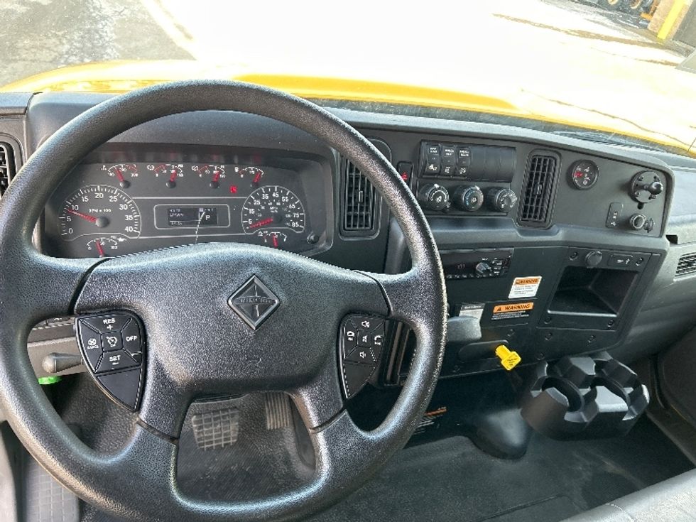 Medium Duty Box Truck-Light and Medium Duty Trucks-International-2020-MV607-Akron-OH-177,977\n\t\tmiles-$ 32,250 - Image 18