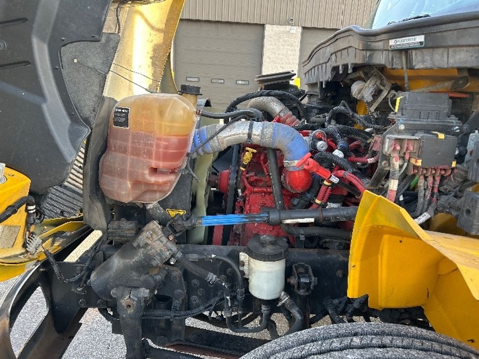 Medium Duty Box Truck-Light and Medium Duty Trucks-International-2020-MV607-Akron-OH-177,977\n\t\tmiles-$ 32,250 - Image 24