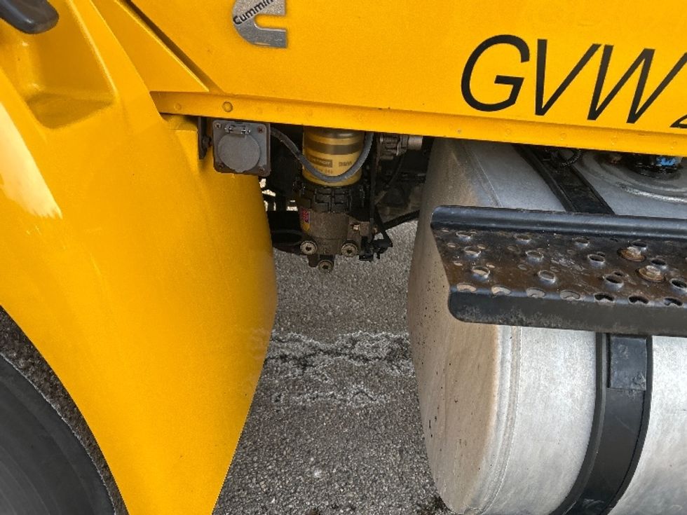 Medium Duty Box Truck-Light and Medium Duty Trucks-International-2020-MV607-Akron-OH-177,977\n\t\tmiles-$ 32,250 - Image 25