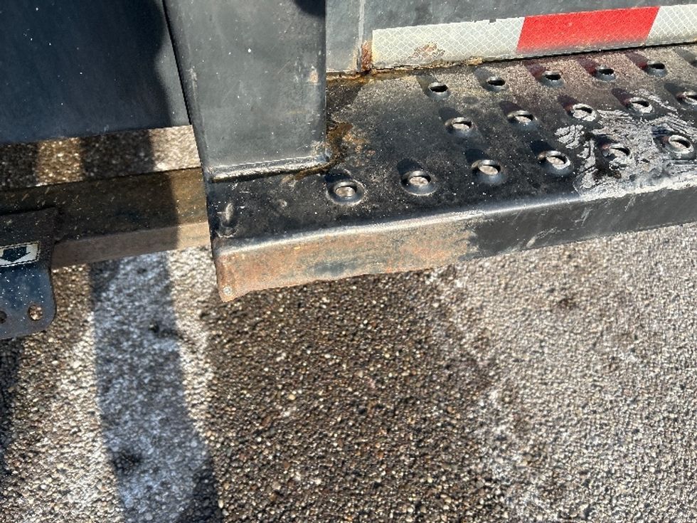 Medium Duty Box Truck-Light and Medium Duty Trucks-International-2020-MV607-Akron-OH-177,977\n\t\tmiles-$ 32,250 - Image 28