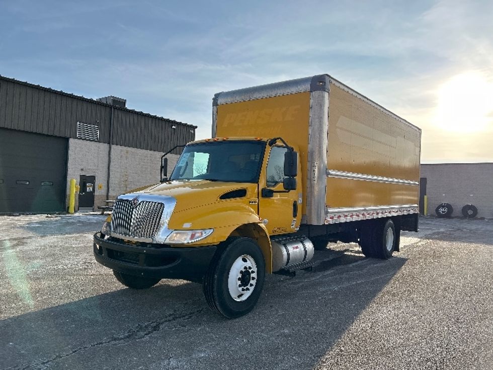 Medium Duty Box Truck-Light and Medium Duty Trucks-International-2020-MV607-Akron-OH-177,977\n\t\tmiles-$ 32,250 - Image 3