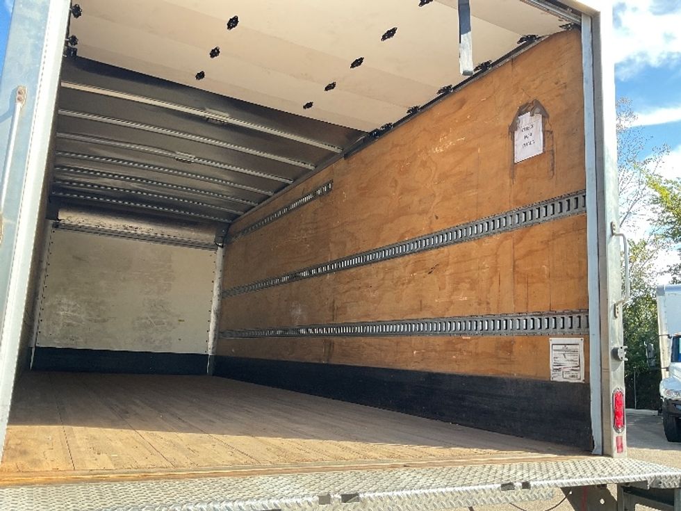 Medium Duty Box Truck-Light and Medium Duty Trucks-International-2020-MV607-Akron-OH-260,708\n\t\tmiles-$ 27,000 - Image 12