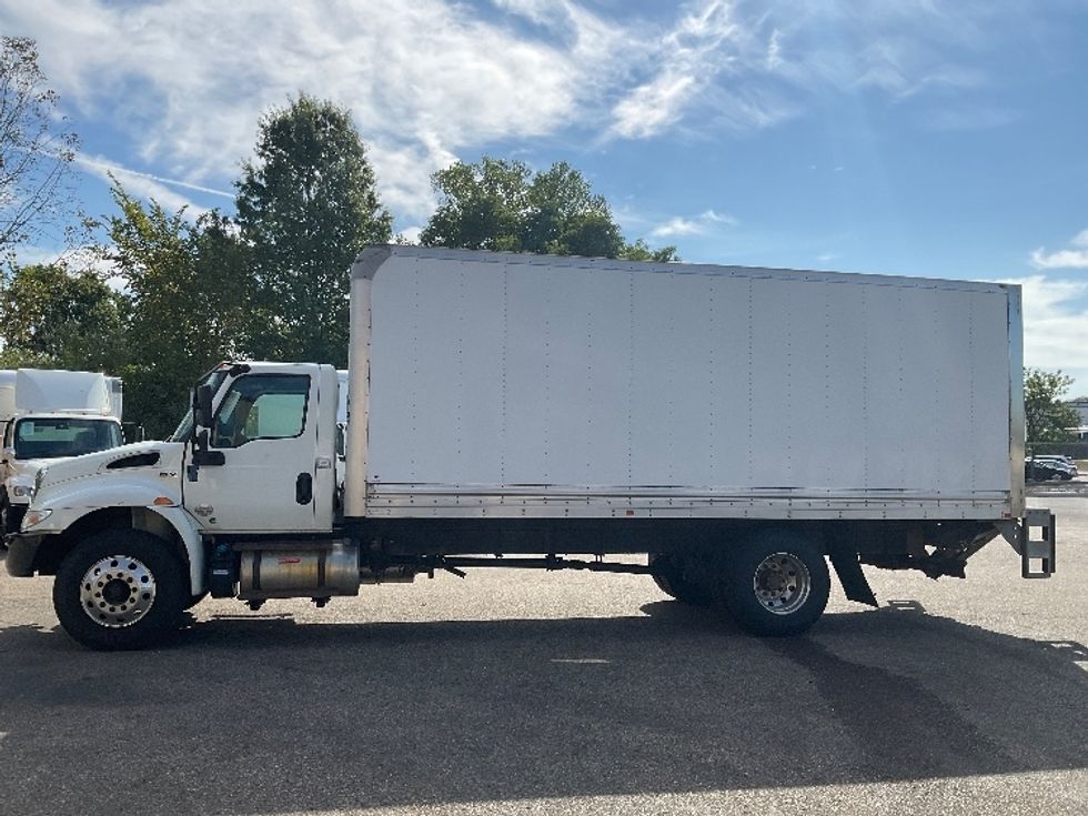 Medium Duty Box Truck-Light and Medium Duty Trucks-International-2020-MV607-Akron-OH-260,708\n\t\tmiles-$ 27,000 - Image 4