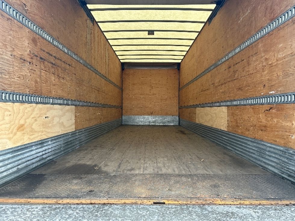 Medium Duty Box Truck-Light and Medium Duty Trucks-International-2020-MV607-Akron-OH-288,437\n\t\tmiles-$ 32,000 - Image 10