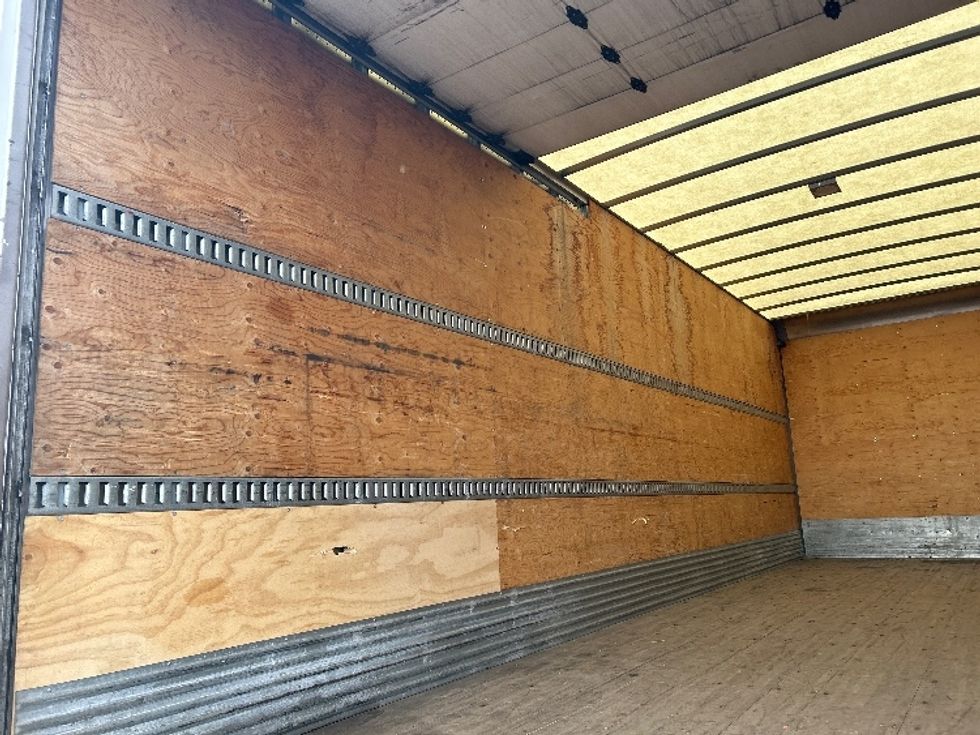 Medium Duty Box Truck-Light and Medium Duty Trucks-International-2020-MV607-Akron-OH-288,437\n\t\tmiles-$ 32,000 - Image 11