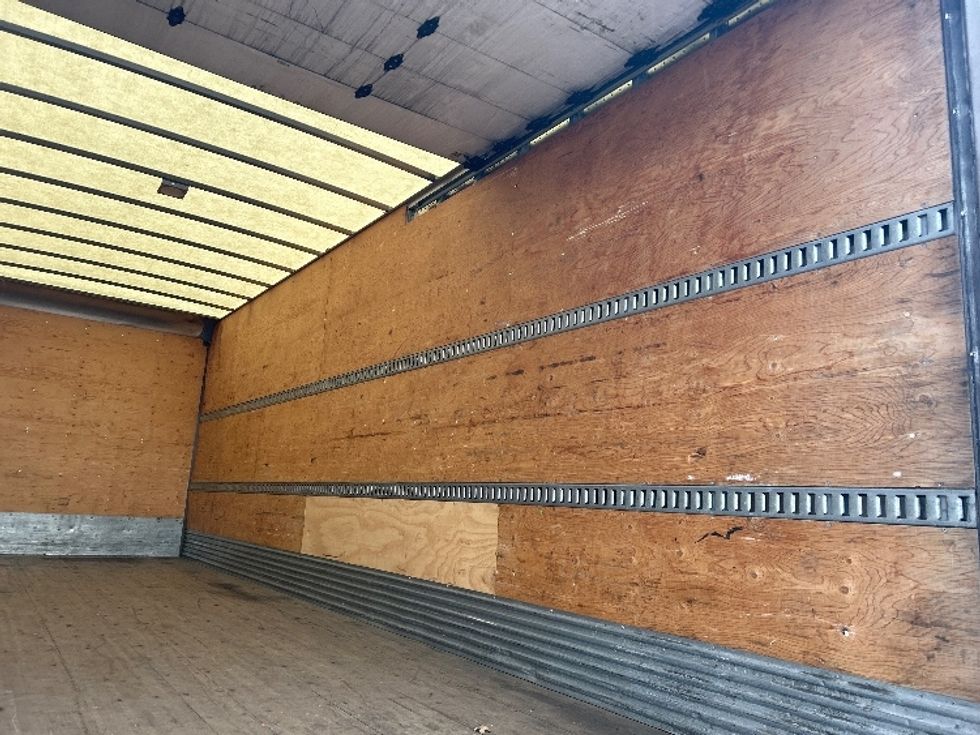 Medium Duty Box Truck-Light and Medium Duty Trucks-International-2020-MV607-Akron-OH-288,437\n\t\tmiles-$ 32,000 - Image 12