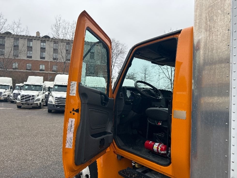 Medium Duty Box Truck-Light and Medium Duty Trucks-International-2020-MV607-Akron-OH-288,437\n\t\tmiles-$ 32,000 - Image 16