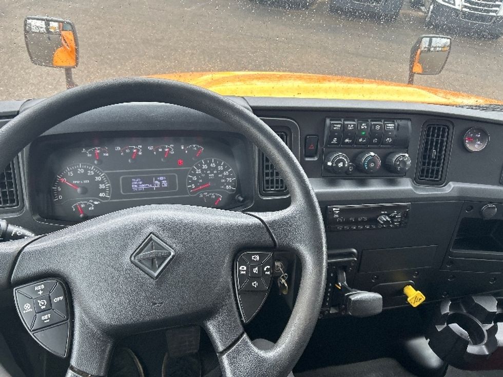 Medium Duty Box Truck-Light and Medium Duty Trucks-International-2020-MV607-Akron-OH-288,437\n\t\tmiles-$ 32,000 - Image 18