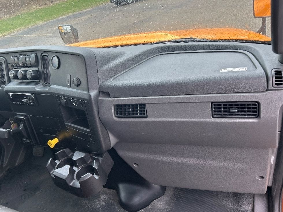 Medium Duty Box Truck-Light and Medium Duty Trucks-International-2020-MV607-Akron-OH-288,437\n\t\tmiles-$ 32,000 - Image 21