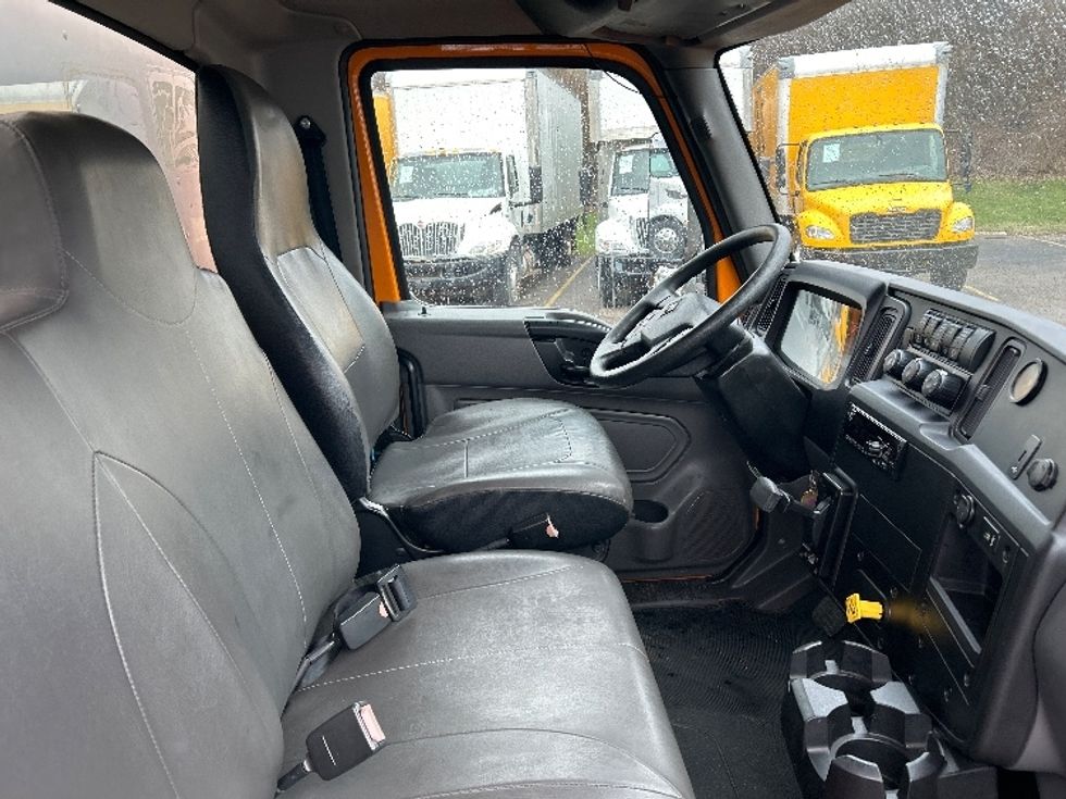 Medium Duty Box Truck-Light and Medium Duty Trucks-International-2020-MV607-Akron-OH-288,437\n\t\tmiles-$ 32,000 - Image 22