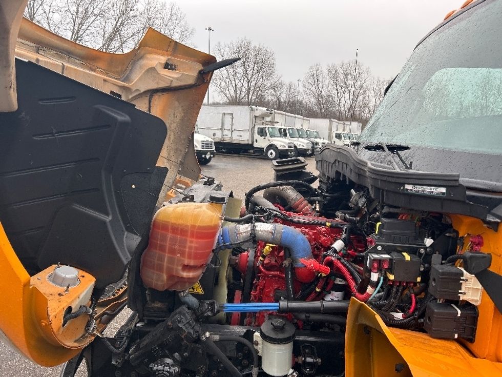 Medium Duty Box Truck-Light and Medium Duty Trucks-International-2020-MV607-Akron-OH-288,437\n\t\tmiles-$ 32,000 - Image 24