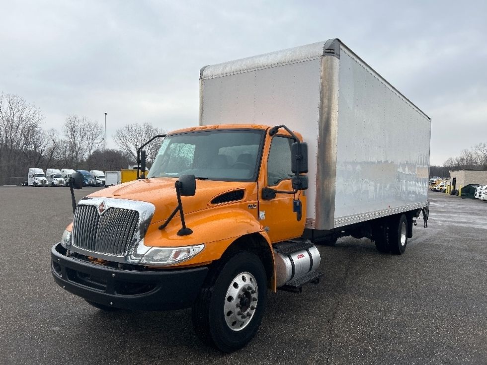 Medium Duty Box Truck-Light and Medium Duty Trucks-International-2020-MV607-Akron-OH-288,437\n\t\tmiles-$ 32,000 - Image 3