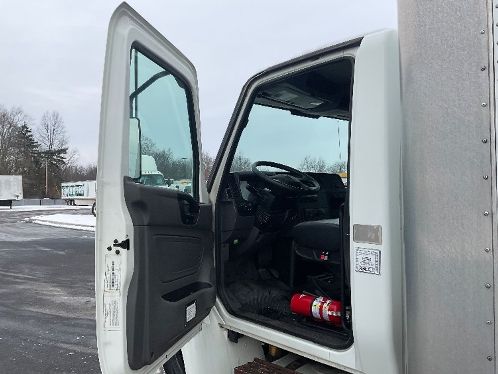 Medium Duty Box Truck-Light and Medium Duty Trucks-International-2020-MV607-Akron-OH-81,068\n\t\tmiles-$ 55,500 - Image 16