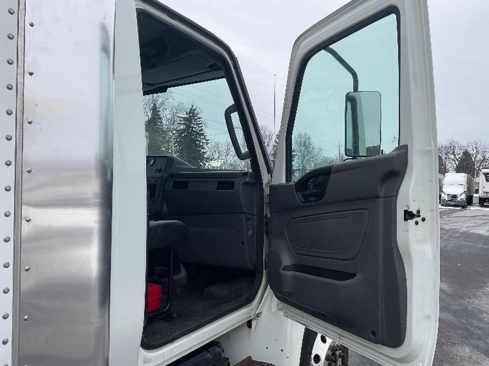 Medium Duty Box Truck-Light and Medium Duty Trucks-International-2020-MV607-Akron-OH-81,068\n\t\tmiles-$ 55,500 - Image 20