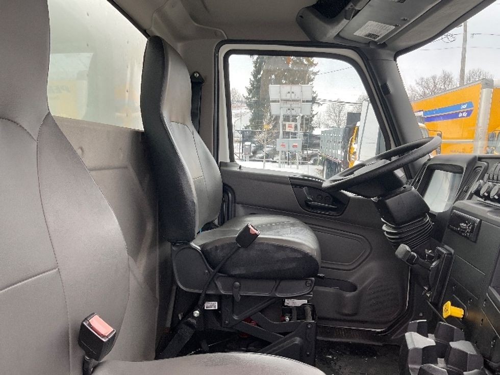 Medium Duty Box Truck-Light and Medium Duty Trucks-International-2020-MV607-Akron-OH-81,068\n\t\tmiles-$ 55,500 - Image 22