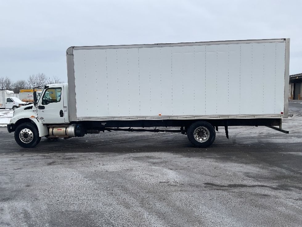 Medium Duty Box Truck-Light and Medium Duty Trucks-International-2020-MV607-Akron-OH-81,068\n\t\tmiles-$ 55,500 - Image 4