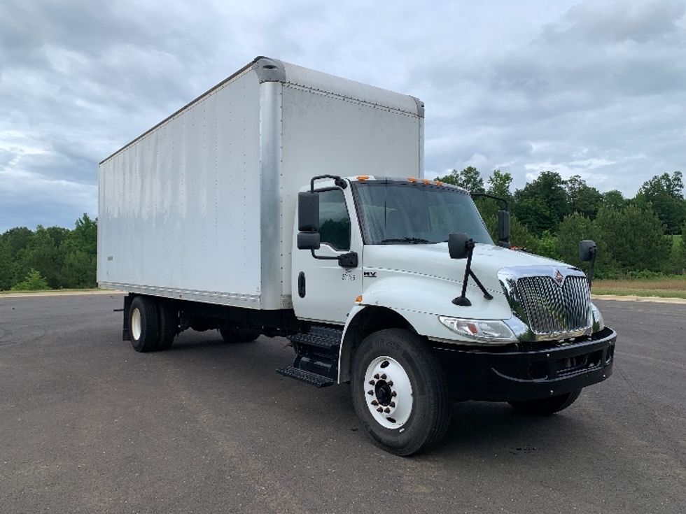 Medium Duty Box Truck-Light and Medium Duty Trucks-International-2020-MV607-Alabaster-AL-247,183\n\t\tmiles-$ 34,000 - Image 1