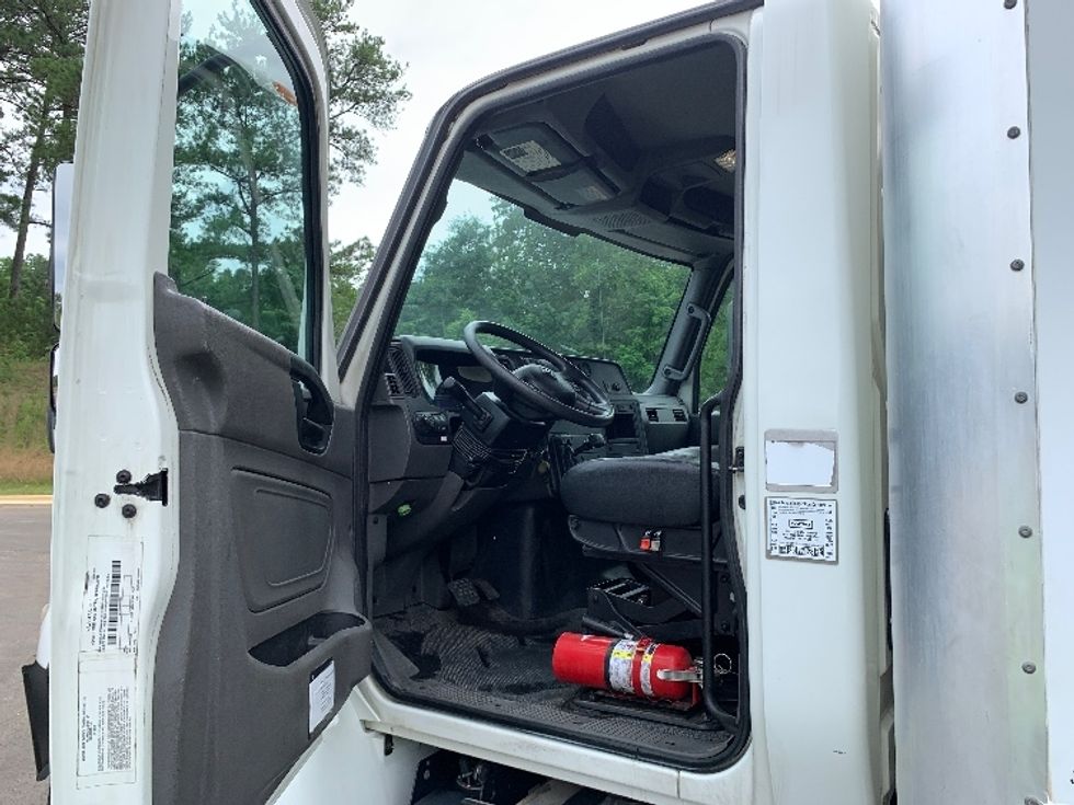 Medium Duty Box Truck-Light and Medium Duty Trucks-International-2020-MV607-Alabaster-AL-247,183\n\t\tmiles-$ 34,000 - Image 15