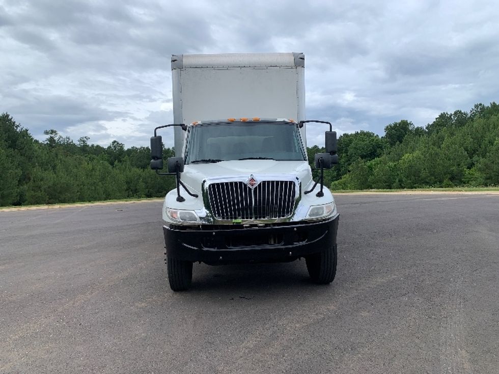 Medium Duty Box Truck-Light and Medium Duty Trucks-International-2020-MV607-Alabaster-AL-247,183\n\t\tmiles-$ 34,000 - Image 2